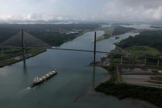 特朗普“不排除军事夺取”准备“强买”格陵兰岛?丹麦改国徽加军费准备“硬刚”?