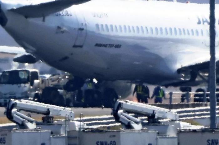日航客机爆胎迫降,与韩国失事客机同为波音737-800