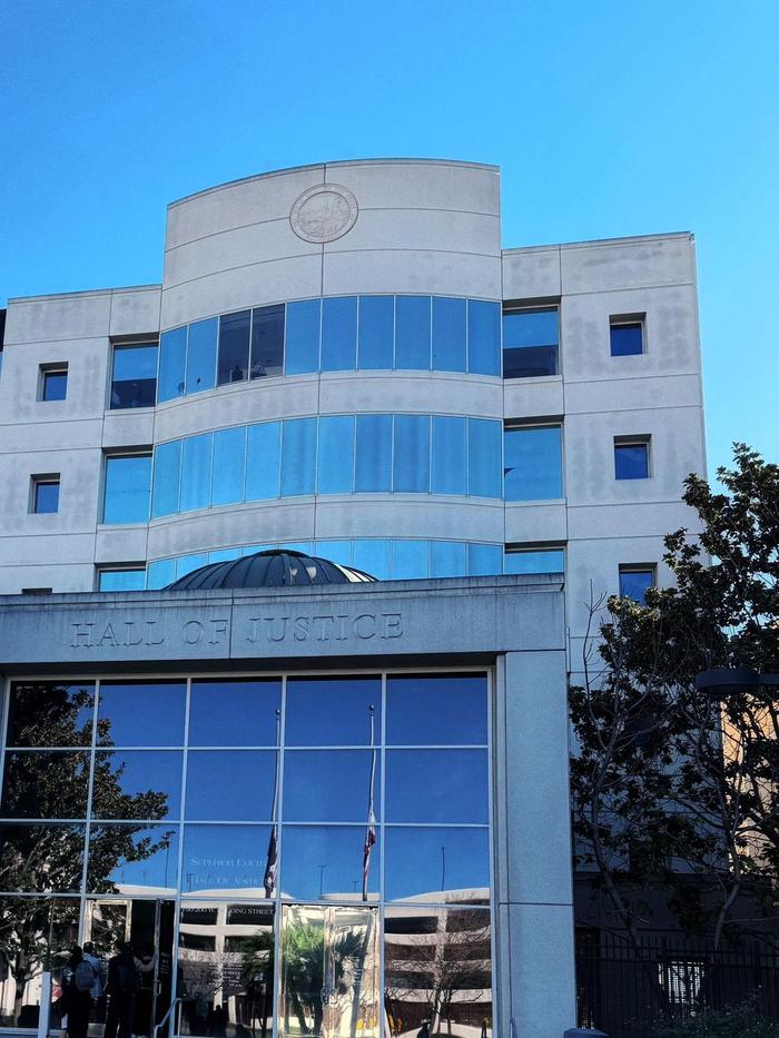 谷歌华裔工程师杀妻案再开庭,法庭默认其不认罪 律师:医疗材料有很多,还没看完