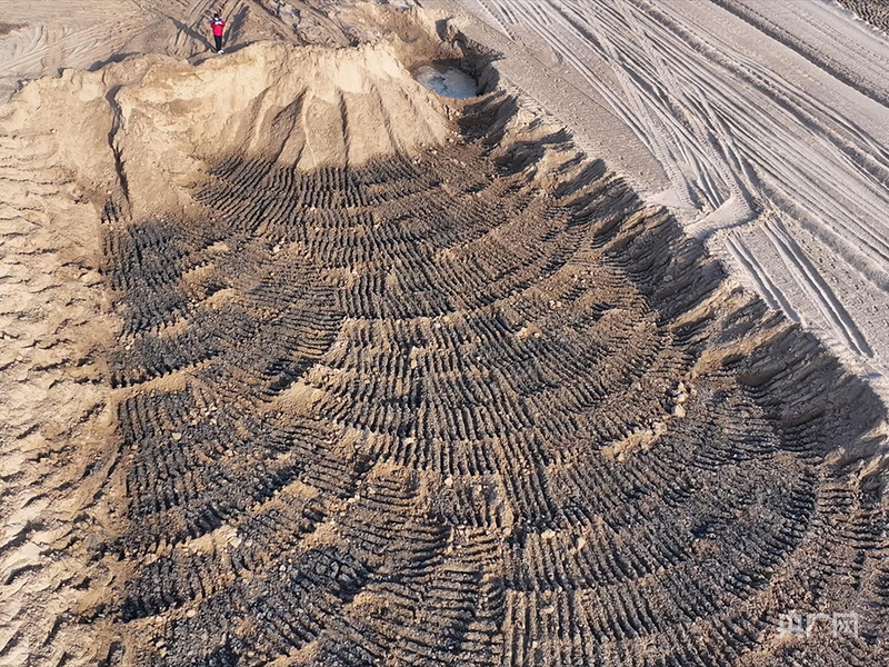 “破坏耕地”还是“合理挖土”？山东惠民县超百亩土地变大坑