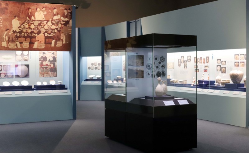 “一色万象――白瓷艺术展”在河北博物院开幕  展示白瓷艺术多元魅力