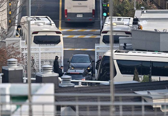 试图分化警卫处,计划部署上千人,韩国公调处15日或再次尝试逮捕尹锡悦