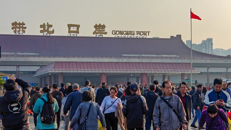 国家移民管理局：“一签多行”“一周一行”政策实施以来  内地赴港澳客流增幅明显