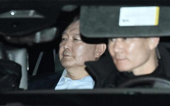 韩国首尔西部地方法院批准对被逮捕总统尹锡悦的拘留令