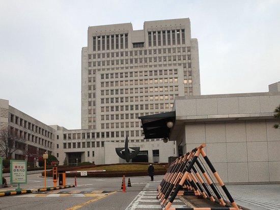 韩国大法院:尹锡悦支持者闯入法院进行破坏是挑衅法治