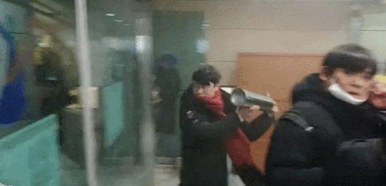 法院遭打砸抢,首尔再现“暴力一夜”