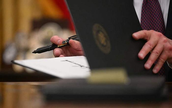 拜登近80项政策 特朗普上任签字即废 美总统的行政令真有这么大威力?
