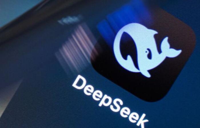 中国小公司竟成华尔街“黑天鹅”!引发美股恐慌的DeepSeek什么来头?