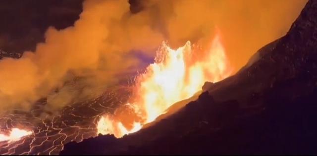 美国夏威夷基拉韦厄火山喷发