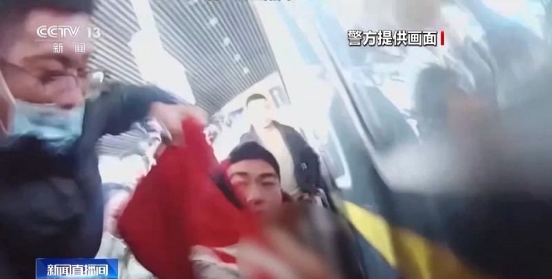 假期带娃出行警惕这道缝隙！隐蔽处的危险别忽视