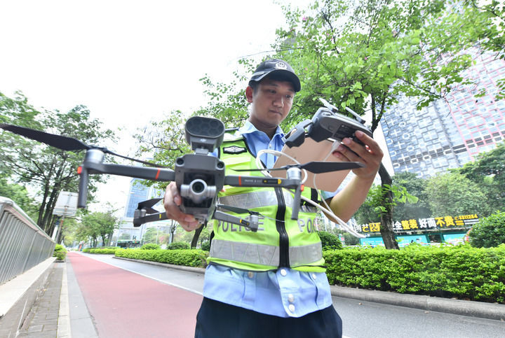 矢志不渝做党和人民的忠诚卫士――写在第五个中国人民警察节到来之际