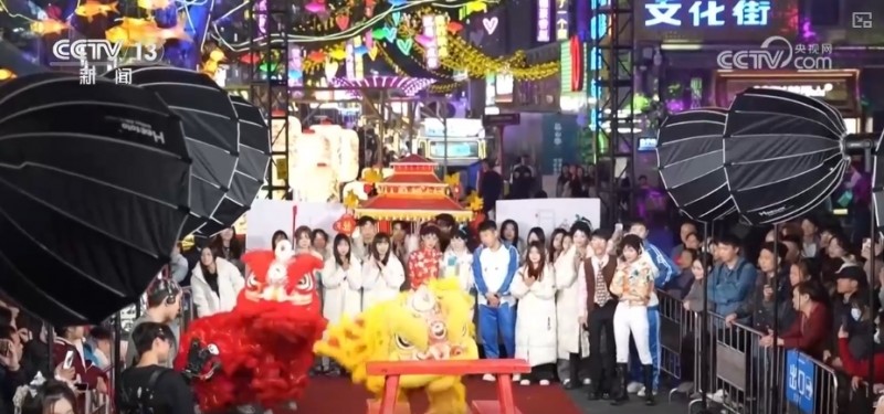 “美丽经济”添彩假日消费 处处洋溢浓浓年味