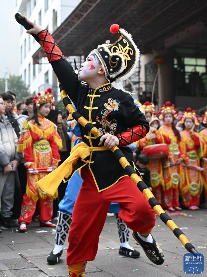 新华全媒＋・文化中国行丨英歌舞起闹新春