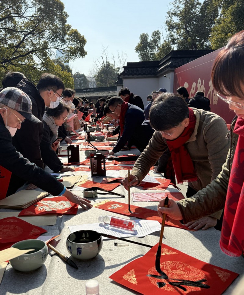 众志成城  点亮心愿：上海龙华古寺募集善款驰援日喀则震区
