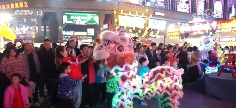 “美丽经济”添彩假日消费 处处洋溢浓浓年味