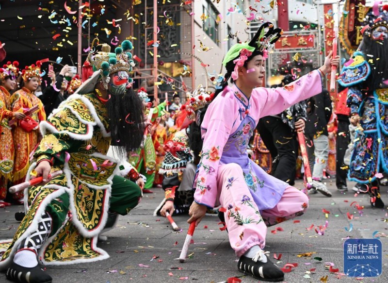新华全媒＋・文化中国行丨英歌舞起闹新春