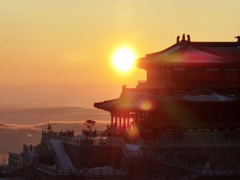 2025的第一缕阳光刷屏！全网接力，转发接好运！