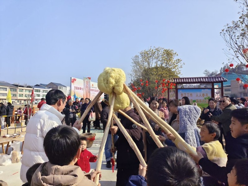 2025启程，每一个人都是主角！――各地群众喜迎元旦