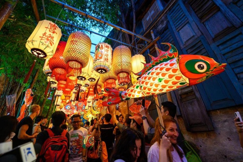 共话中国经济新机遇｜专访：加强对华合作助力马来西亚实现经济发展长远目标――访马来西亚经济部长拉菲齐