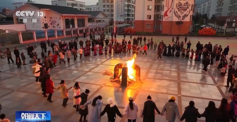 2025新春走基层丨28岁的“老妈妈” 为易地扶贫搬迁群众托起稳稳的幸福