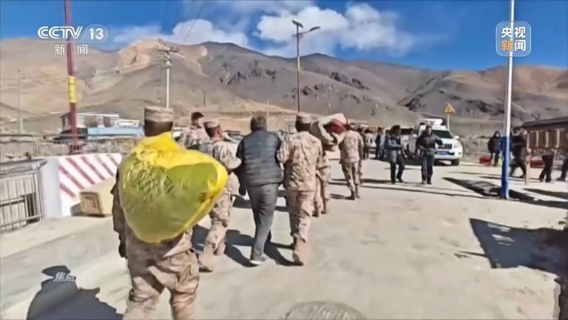 焦点访谈丨众志成城！多方力量汇聚西藏震区  守护群众平安