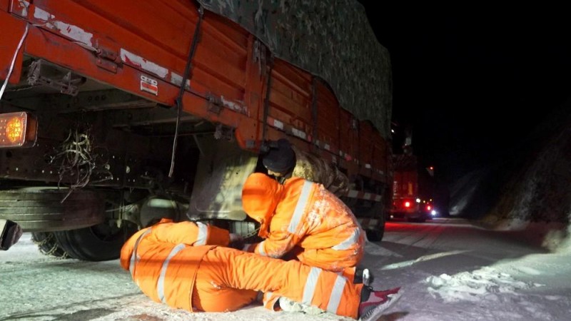 新春走基层丨零下25℃！连夜除雪乌鞘岭