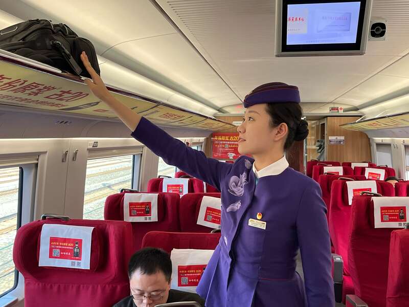 “小鬼”当家：00后乘务组的第一个春运