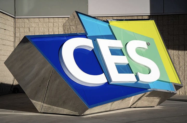 三星公布三款「变态」产品，这可能才是柔性屏的正确打开方式｜CES 2025