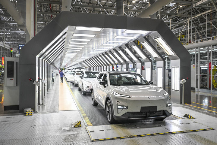 干字当头 破浪前进――2025年中国经济开局述评
