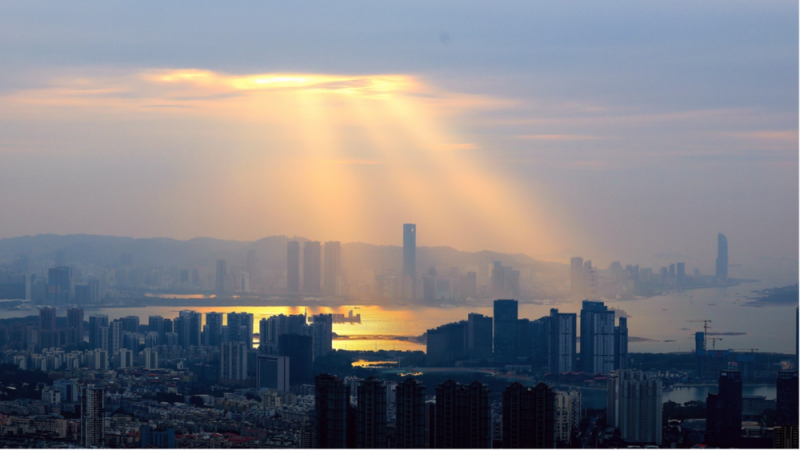 2025的第一缕阳光刷屏！全网接力，转发接好运！