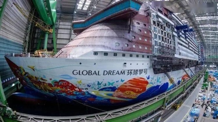 迪士尼把这艘烂尾船，变成了亚洲最大的海上乐园
