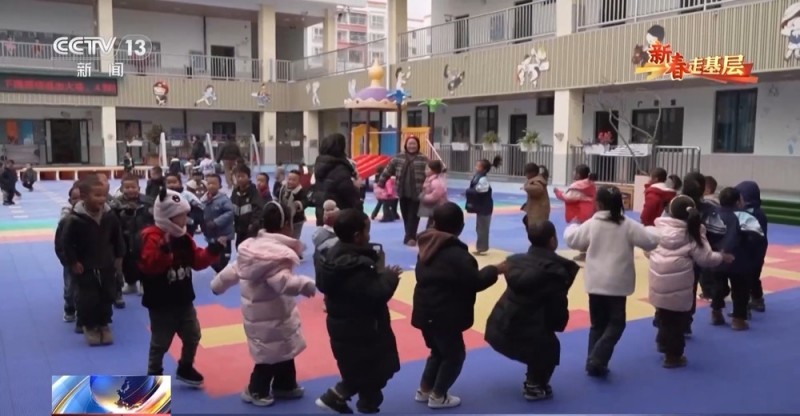 2025新春走基层丨28岁的“老妈妈” 为易地扶贫搬迁群众托起稳稳的幸福
