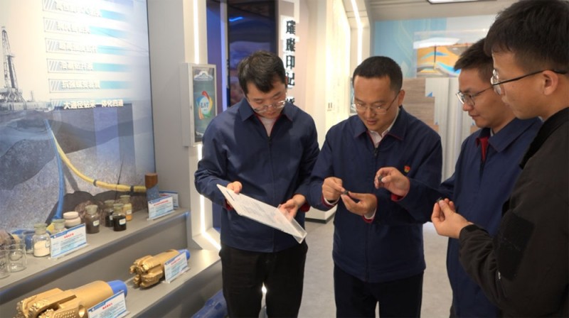 大漠攀“高峰” 瀚海建新功――塔里木油田向世界一流加速迈进