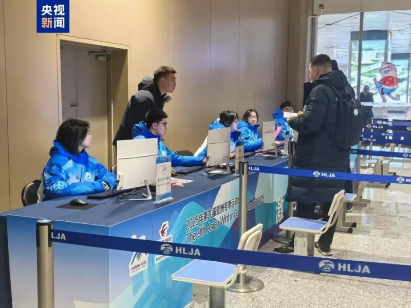 7点出发丨1200公里暖心接力，网友：这条回家路让人感动！