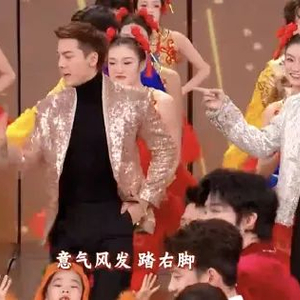“白娘子和许仙”带来一波回忆杀，撒贝宁眉毛冲上热搜！春晚，还有这些彩蛋，发现了吗？