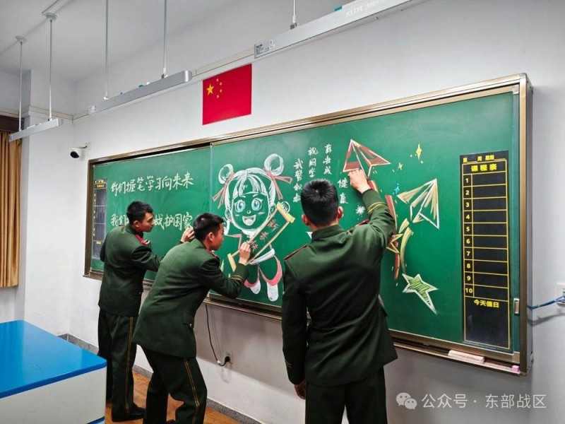 官兵借住校园，离开时给学生留下的“开学礼物”太暖了……