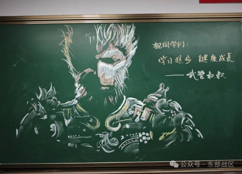 官兵借住校园，离开时给学生留下的“开学礼物”太暖了……