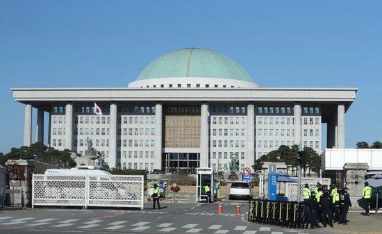 历时近7小时 尹锡悦弹劾案庭审第五次辩论结束