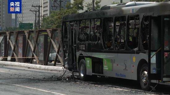 目击者讲述巴西小飞机坠毁惊魂一刻:被巨响吓醒 窗外烟雾弥漫