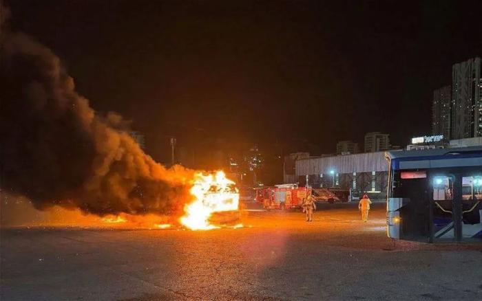 突发!以色列多地发生公交车爆炸事件