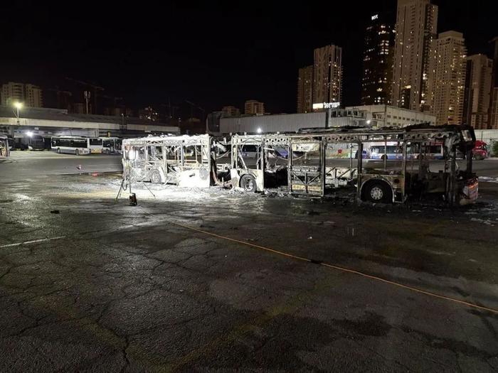 突发!以色列多地发生公交车爆炸事件