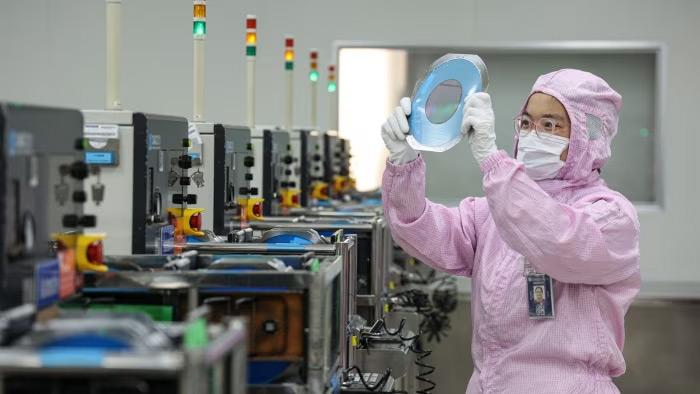 日本抱怨中国升级出口管制,声称“正威胁全球电子产品供应链”