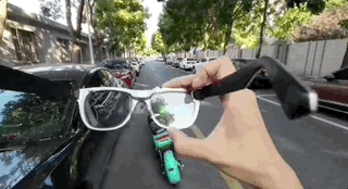 AR 眼镜，正在迎来它的 iPhone 时刻