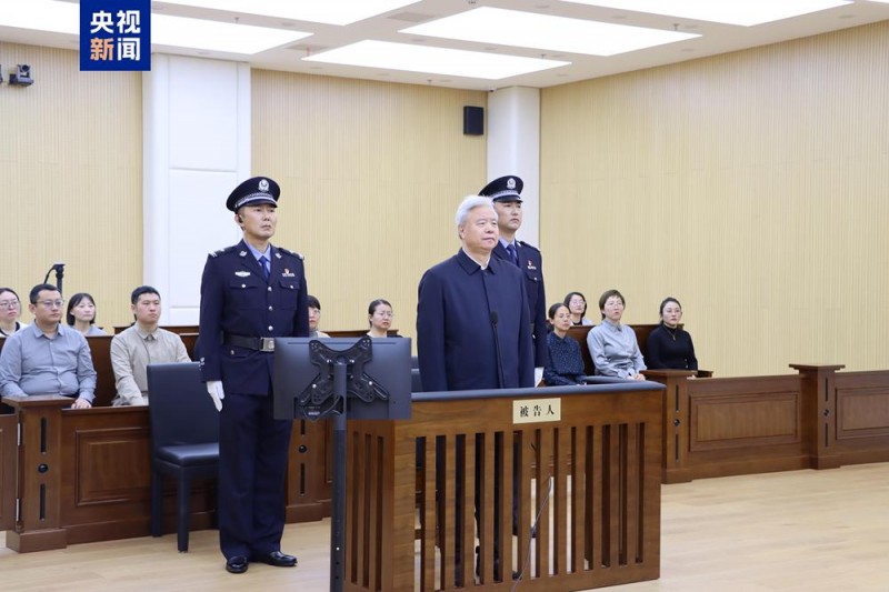 被控受贿3501万余元  中国石油原董事长王宜林受贿案一审开庭