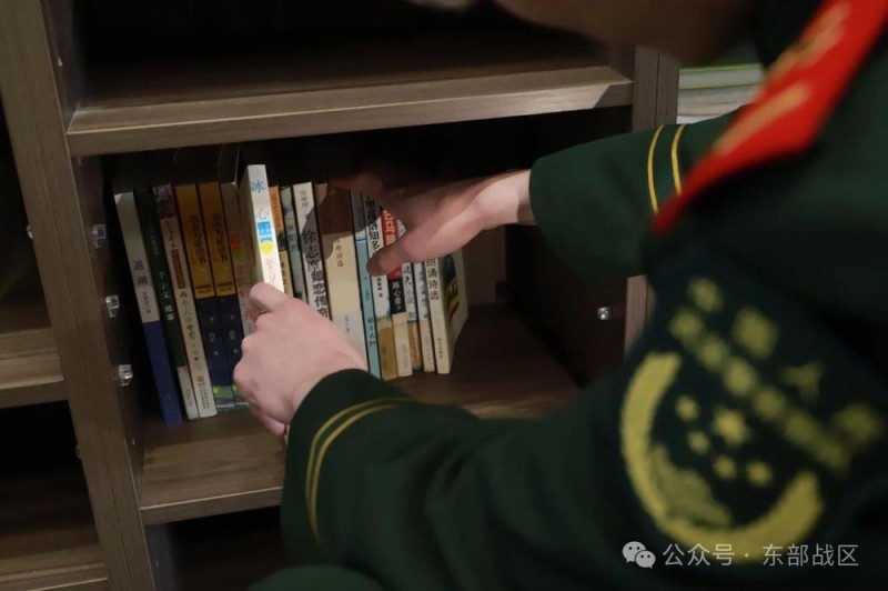 官兵借住校园，离开时给学生留下的“开学礼物”太暖了……