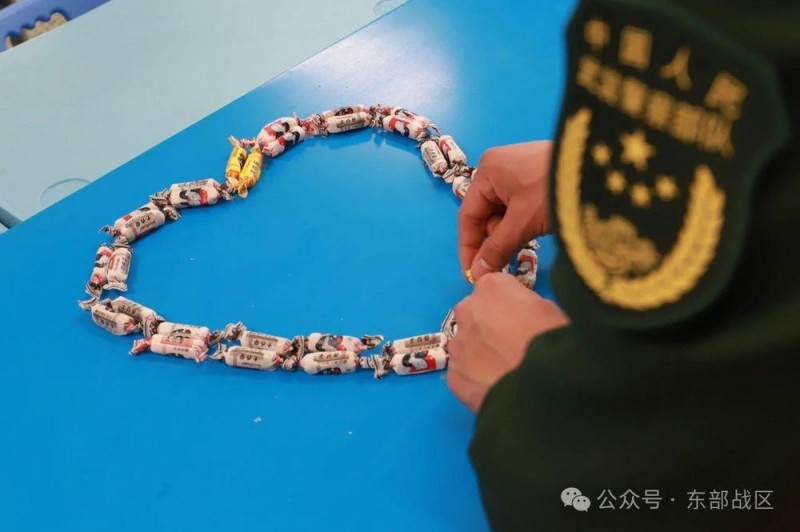 官兵借住校园，离开时给学生留下的“开学礼物”太暖了……