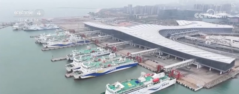 多部门为旅客提供及时便捷服务 全力应对返程客流高峰