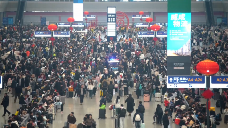 这些画面，定格今年春运的温暖瞬间