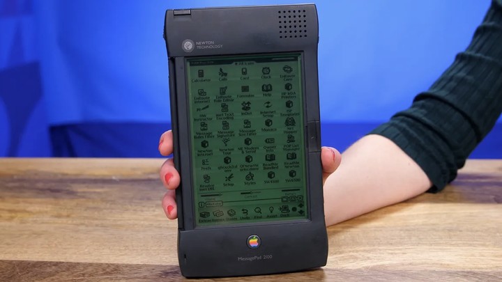 AR 眼镜，正在迎来它的 iPhone 时刻