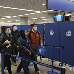 拐卖王星的10名嫌犯已被押解回国